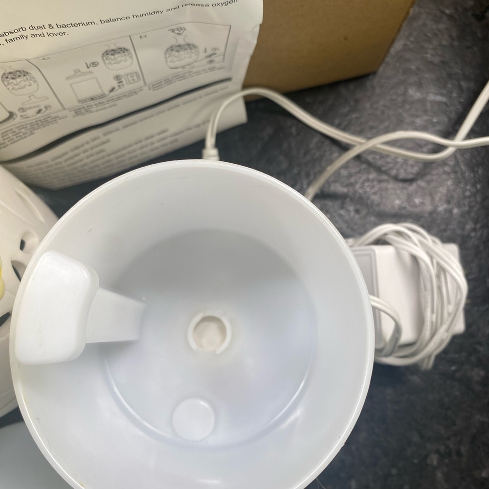 Essential Oil Diffuser - Picture 3 of 4